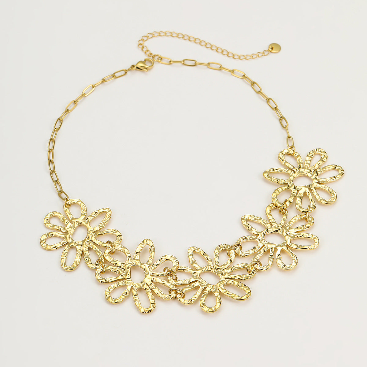 "Retro Asymmetric Cutout Floral Necklace – Light Luxury Style"